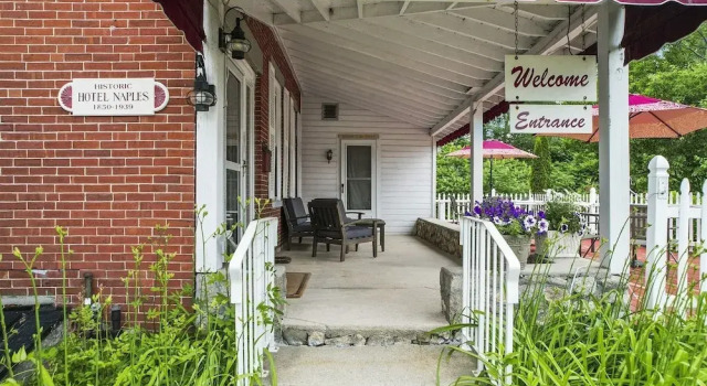 Bove House-limit 24 10 Bedroom Home by RedAwning, Buchen Sie Hotel Naples Maine