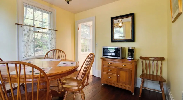 Historic Home in Taylors Falls w/ Patio & Fire Pit, Брондау Қонақ үй Тэйлорс Фолс АҚШ