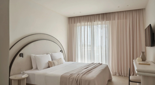 Трёхместный номер Standard с балконом и с видом на внутреннюю территорию Atlantica Thalassa Hotel