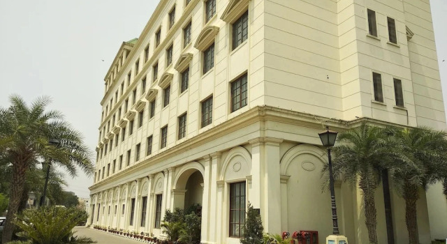 FabHotel Oasis DLF Phase 3, Забронировать Отель Отели Гургаон с бассейном, рядом с Станция метро Guru Dronacharya, Бассейн