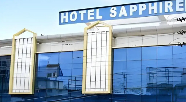 OYO 6645 Hotel Sapphire, Rezerwuj Hotel Hotele w Meghalaya z parkingiem, Parking