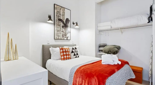 Cosy & Comfy studio on Queen St. by Zodiak Stays, Забронировать Дом для отпуска Виллы Окленда, Вилла