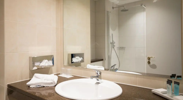 Номер Executive McWilliam Park Hotel