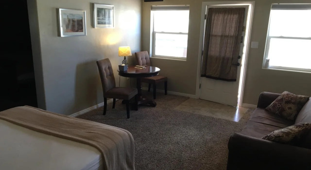 Mountain Ridge Cabins and Lodging, Varaa Hotelli Hatch Panguitch Lake