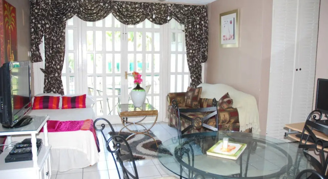 Апартаменты Ocho Rios Sandcastles Ocean View Fantastic Location Sleeps 4