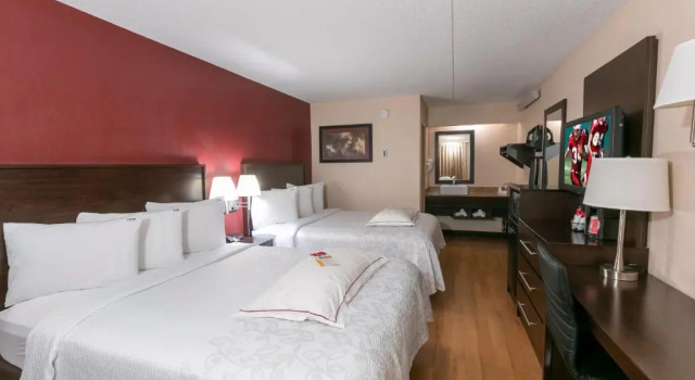 Четырёхместный номер Premium Red Roof Inn PLUS+ Wilmington - Newark