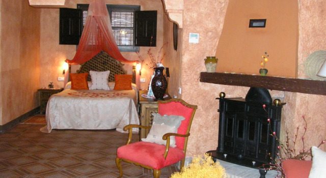 Hotel Palacio Guzmanes, Book Hotel Banos De La Encina 