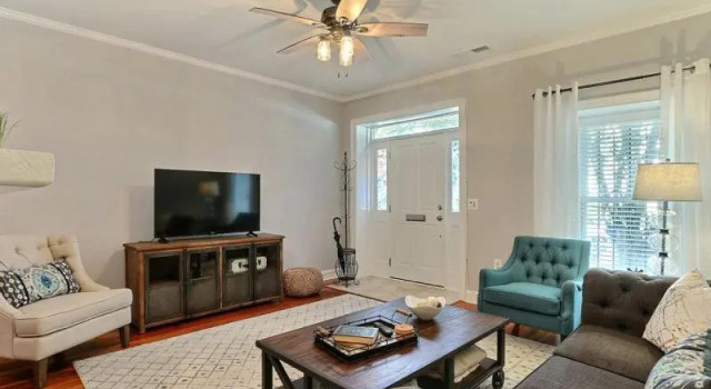 Апартаменты Historic Townhouse on Tattnall