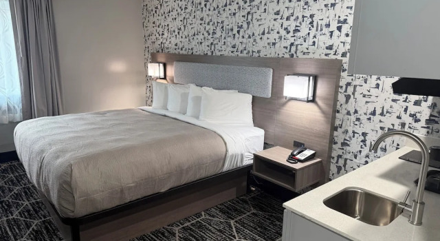 Двухместный люкс Red Lion Inn & Suites Kansas City