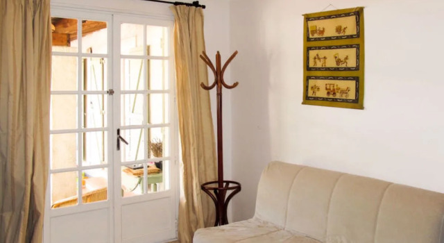 Breguieres (Rob100), Забронировать Отель Рошбарон Green Provence