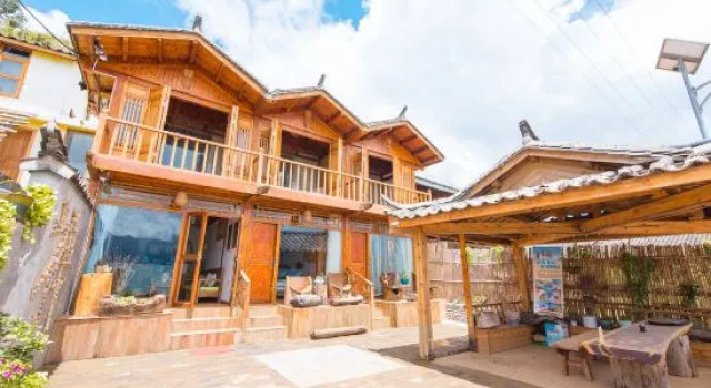 Lugu Lake Yuanrongju Lake View Inn, Book Hotel Dazui Kina