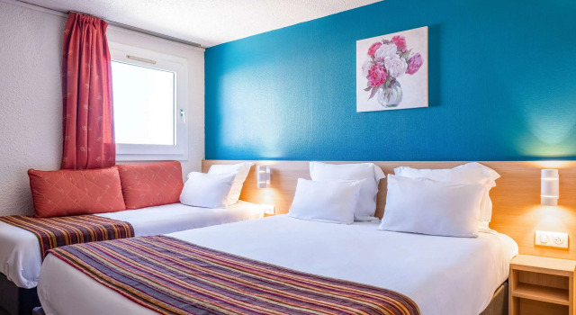 Четырёхместный номер Standard Comfort Hotel Montlucon