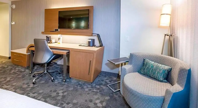 Четырёхместный номер Standard с видом на улицу Courtyard by Marriott St. Augustine Beach