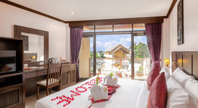 Номер Deluxe Club Bamboo Boutique Patong Beach Resort