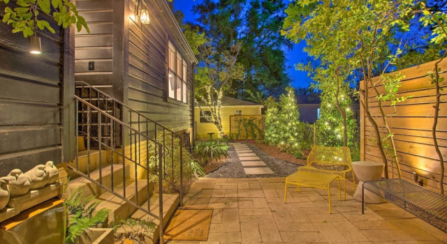 Коттедж Newly Updated & Charming Azalea District Home