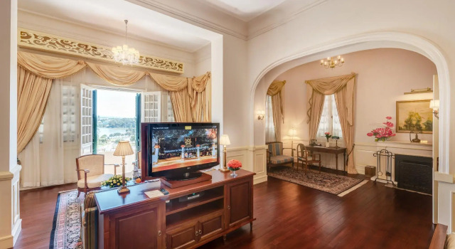 Полулюкс Dalat Palace Heritage Hotel