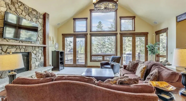 Highlands Getaway 4 Bedroom Home by RedAwning, Забронировать Отель Отели Брекенридж 3 звезды, 3*