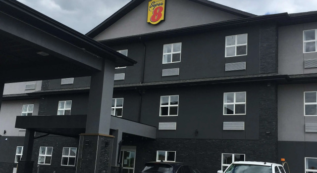 Super 8 by Wyndham Hardisty, Prenota Hotel Hotel a Alberta con parcheggio, Parcheggio