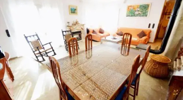 Villa Pelícano, Varaa Villa Mökit kohteessa Playa de Palma, Mökki