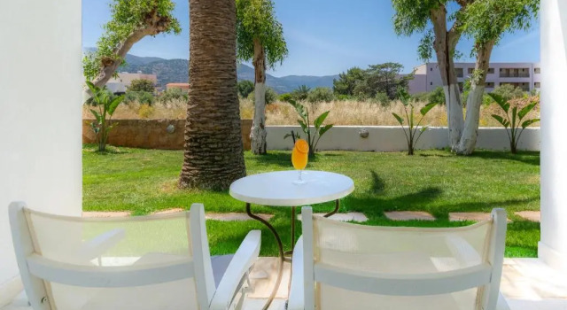 Трёхместная студия Drossia Palms Hotel and Nisos Beach Suites