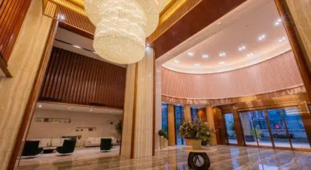 Shenzhen Haishu Kaifeng Hotel, Rezerwuj Hotel Hotele w Shenzhen z parkingiem, Parking