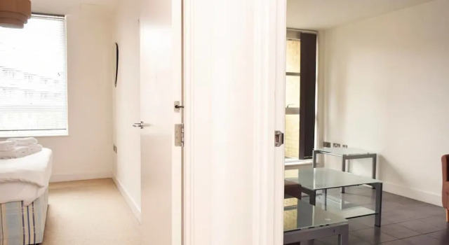1 BR Home by Borough Market W/balcony, 2 Guests