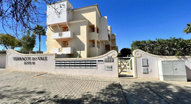 Albufeira Valley 1 With Pool by Homing