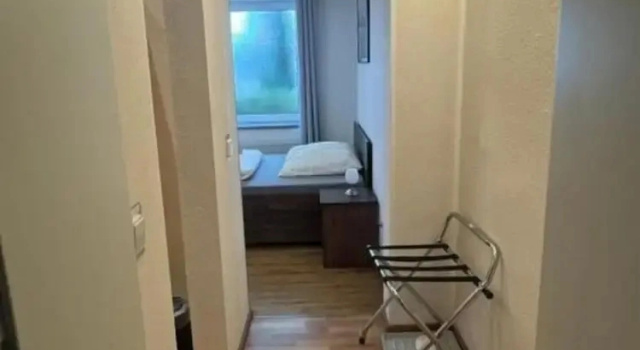 SkyPension, Prenota Affittacamere Hotel economici a Schönefeld