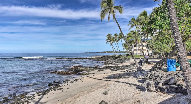 Коттедж Oceanfront Kona Home w/ Beach Access & Views