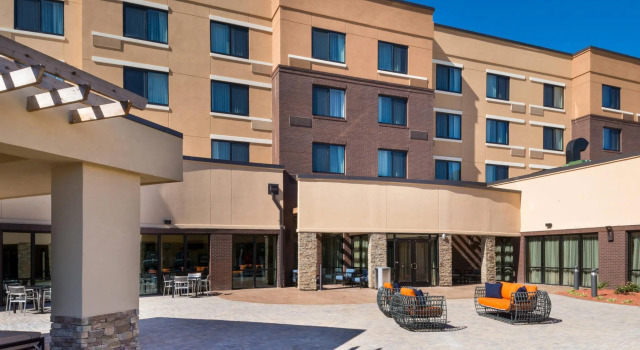 Четырёхместный номер Standard Courtyard by Marriott Jacksonville