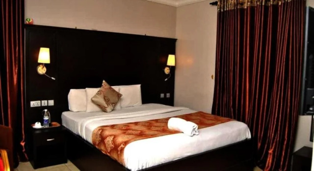 Royal Jatoz Hotels, Varaa Hotelli Hotellit Lagos State aamiaisella, Aamiainen