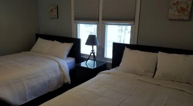 Люкс с 2 комнатами с видом на озеро Pinedale Inn