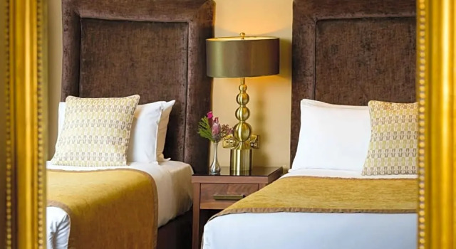Трёхместный семейный номер Standard The Lake Hotel