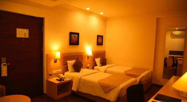 Люкс Royal Orchid Suites