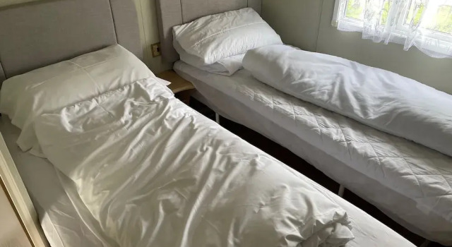 2 Bed Lodge Sleeps 5 - Pet Friendly, Wifi, Parking