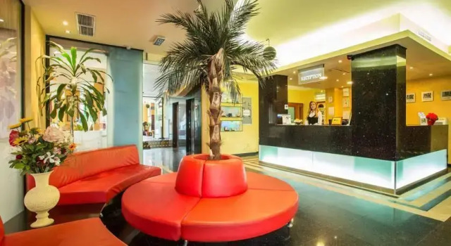 Luxus Apartments Europe, Varaa Huoneisto Sofia Vitosha, lähellä NFC Universiada