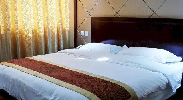 昆明三叶饭店, Book Hotel Hoteller i Kunming med parkering, Parkering