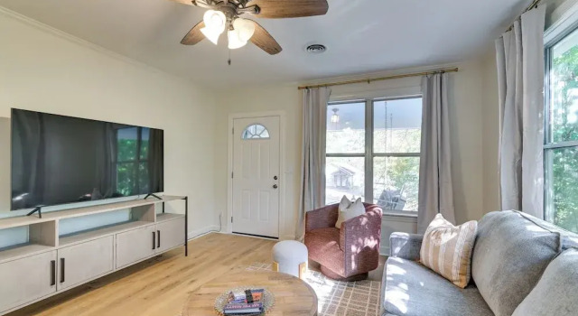 Centrally Located Home ~ Steps to Oxford Square!