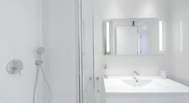 SERRENDY 3 minute-walk to the beaches! Cozy 2-bedroom apartment
