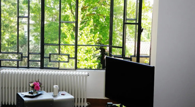 Ecully Loft, Rezerwuj Hotel Hotele w Rhône z parkingiem, Parking