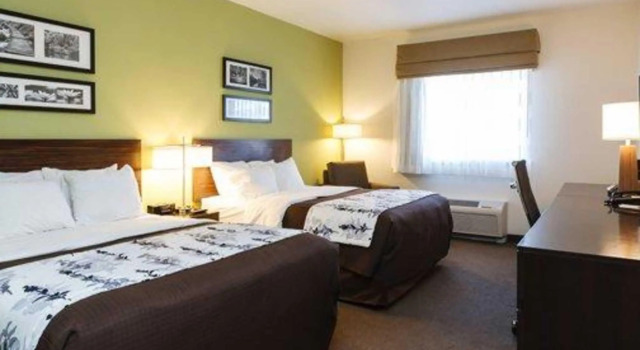 Четырёхместный номер Standard Sleep Inn & Suites Colby