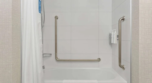 Двухместный номер Standard Hampton Inn By Hilton Cornwall