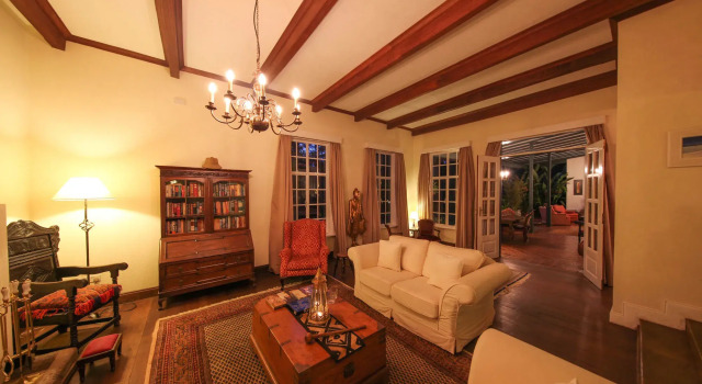 Karen Gables, Đặt Khách sạn Khách sạn 4 sao ở Nairobi, 4*