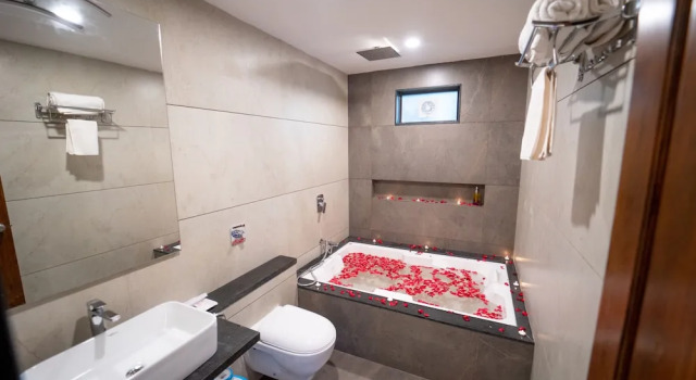 Номер Royal La Serene Resort & Spa