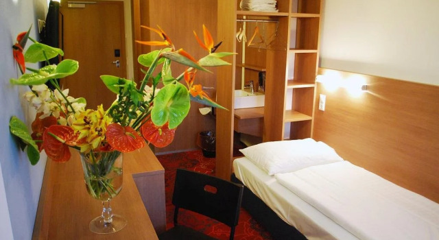Kaiserrast, Book Hotel Stockerau Weinviertel