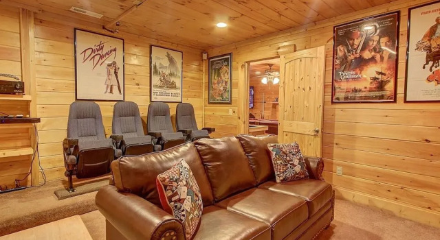 A Players Paradise 3 Bedrooms 3 Bathrooms Cabin