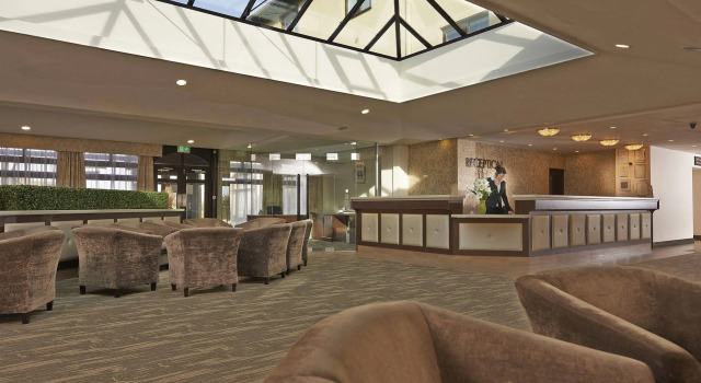 The Peninsula Hotel, Book Hotel Vale 