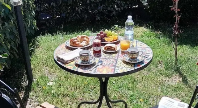 Семейный коттедж с красивым видом из окна Sardinia Hillside Retreat - Apt 13 - 2BR, quiet area, parking