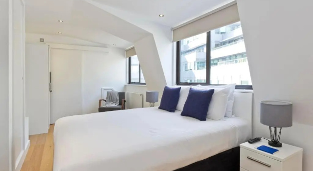 Апартаменты Red Lion Court by City2Stay