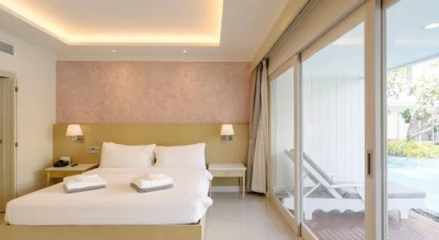 Люкс с видом на бассейн The Sea Cret Hua Hin